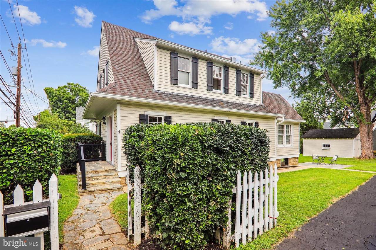 9515 Old Georgetown Road - Photo 1