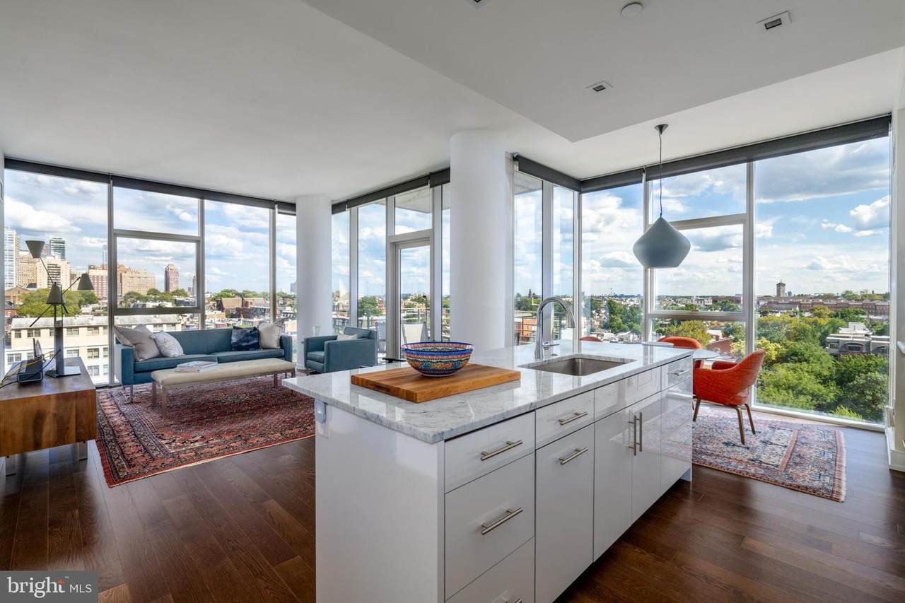 210 25TH Street - Photo 1