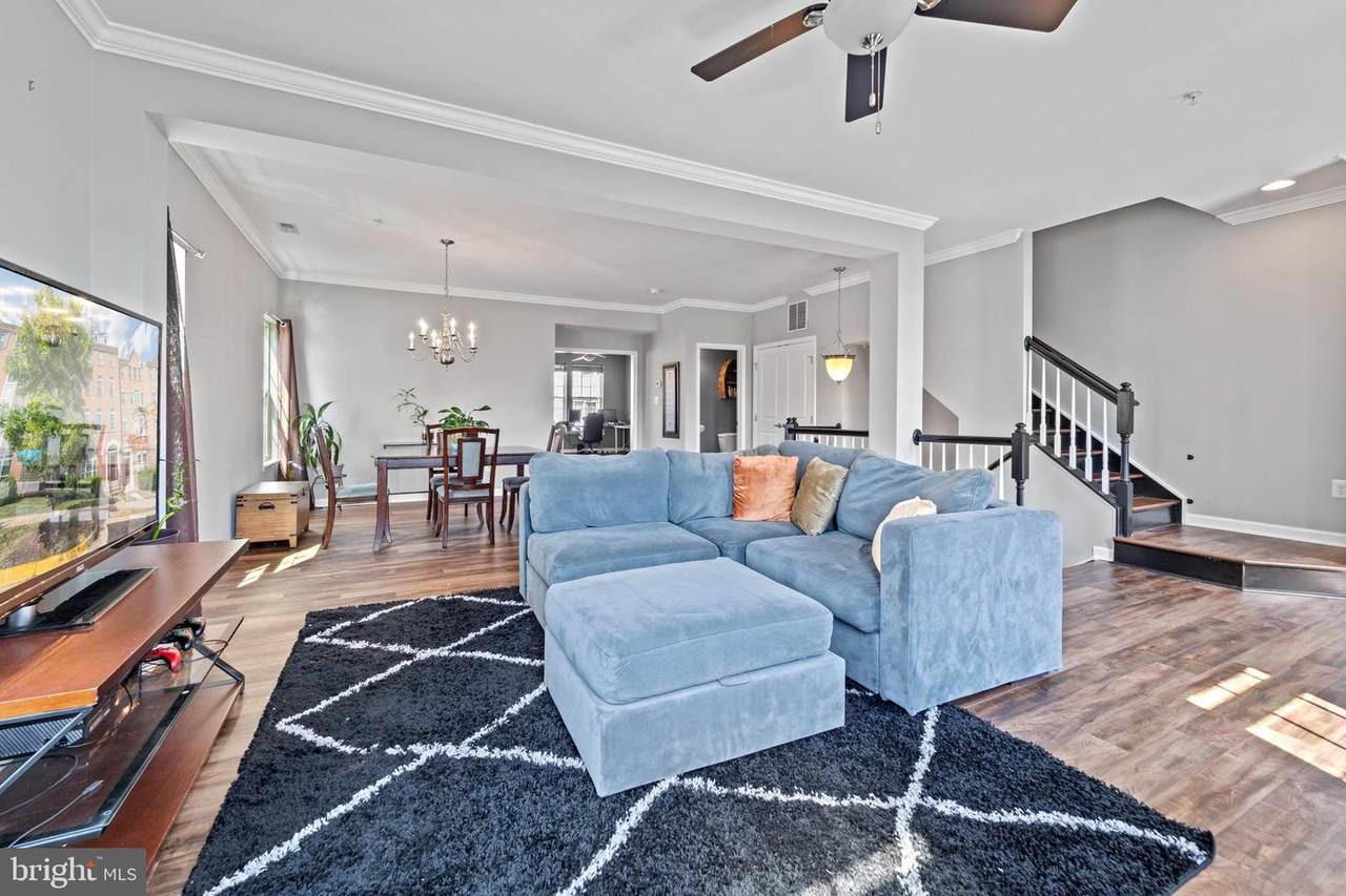 15282 Regents Park Drive - Photo 1