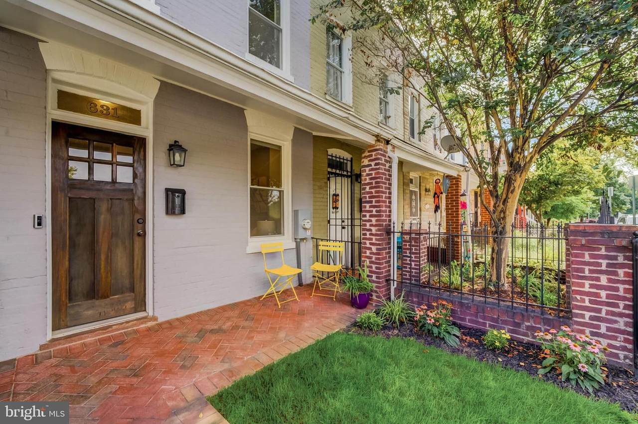 631 18TH Street - Photo 1