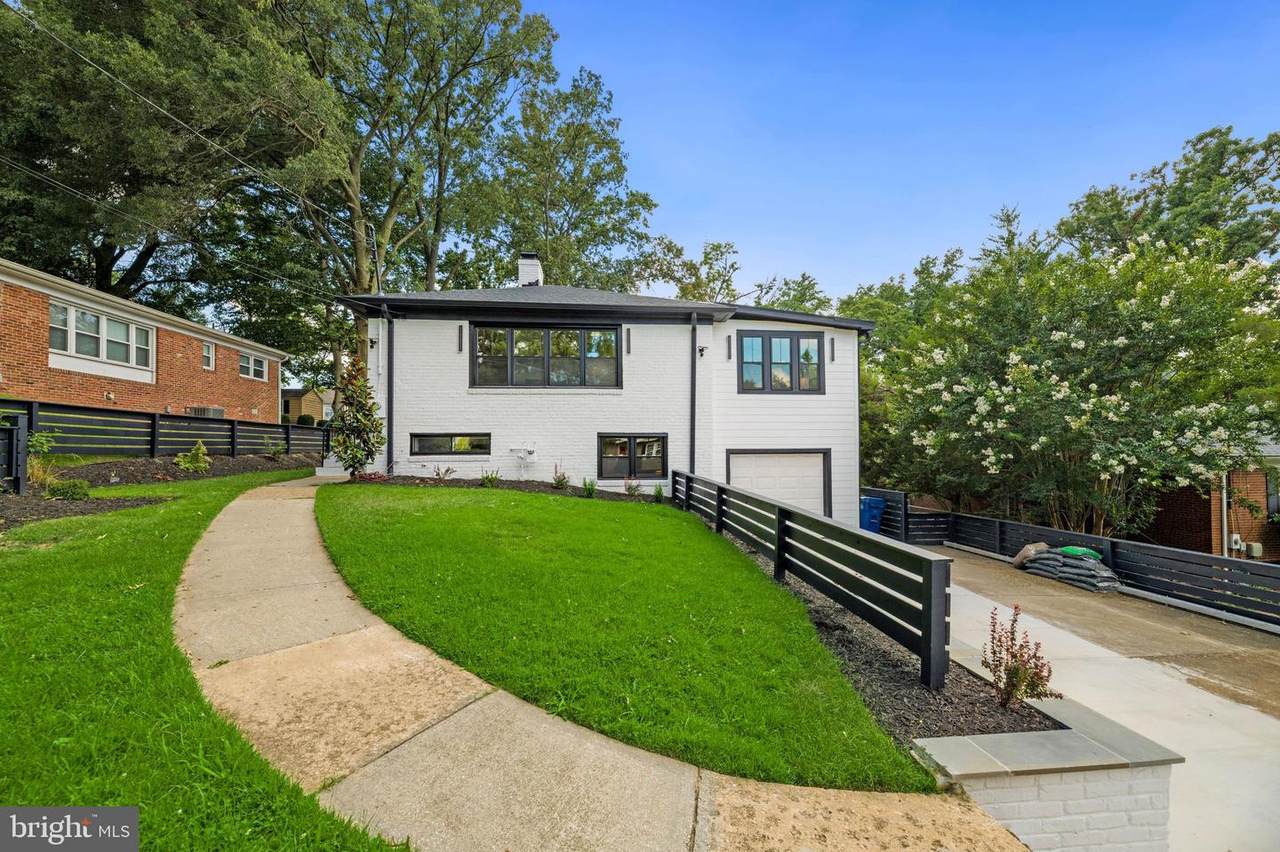 2813 James Drive - Photo 1
