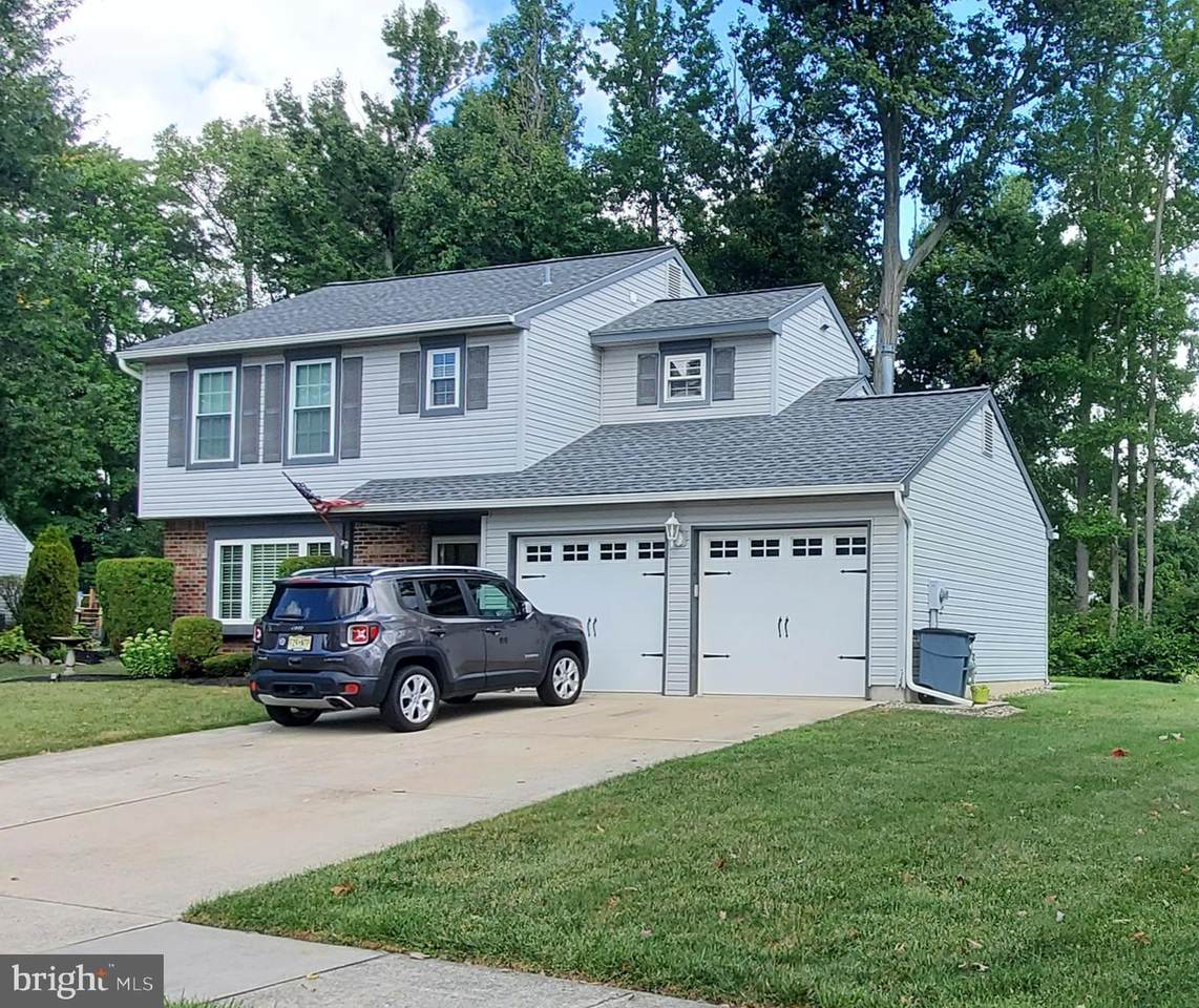 33 Amherst Drive - Photo 1