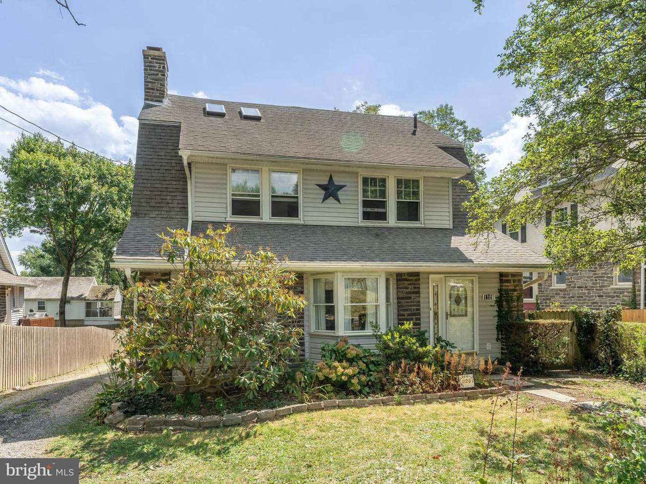 1128 Montgomery Avenue - Photo 1