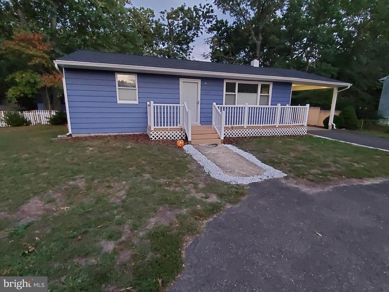 1002 Lakeshore Drive - Photo 1