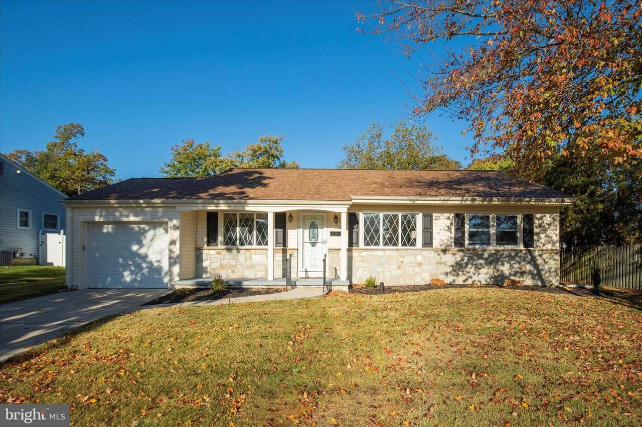 814 Yorktown - Photo 1