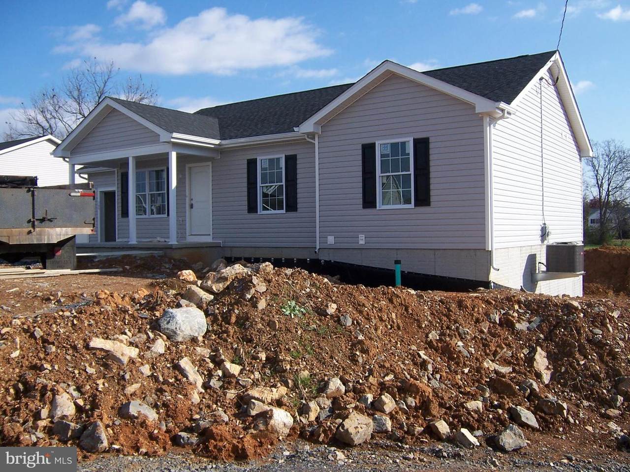 300 Hannah Lane - Photo 1