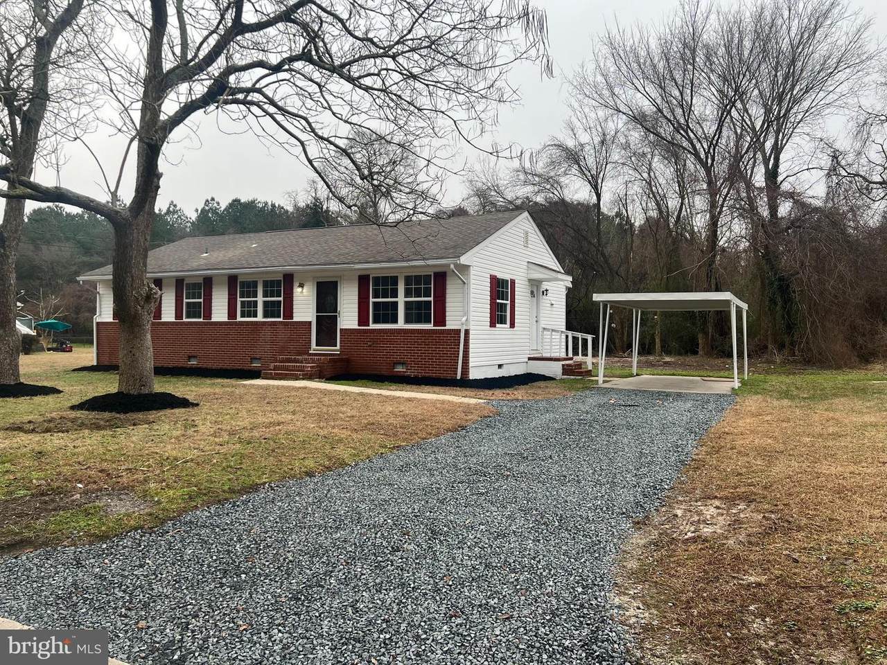 414 Robinson Street - Photo 1