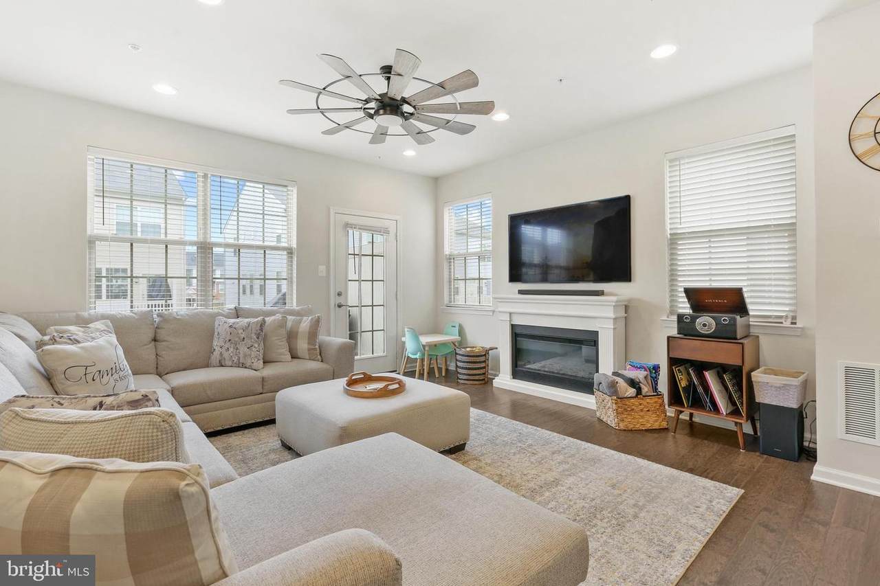 7811 Rosella Lane - Photo 1