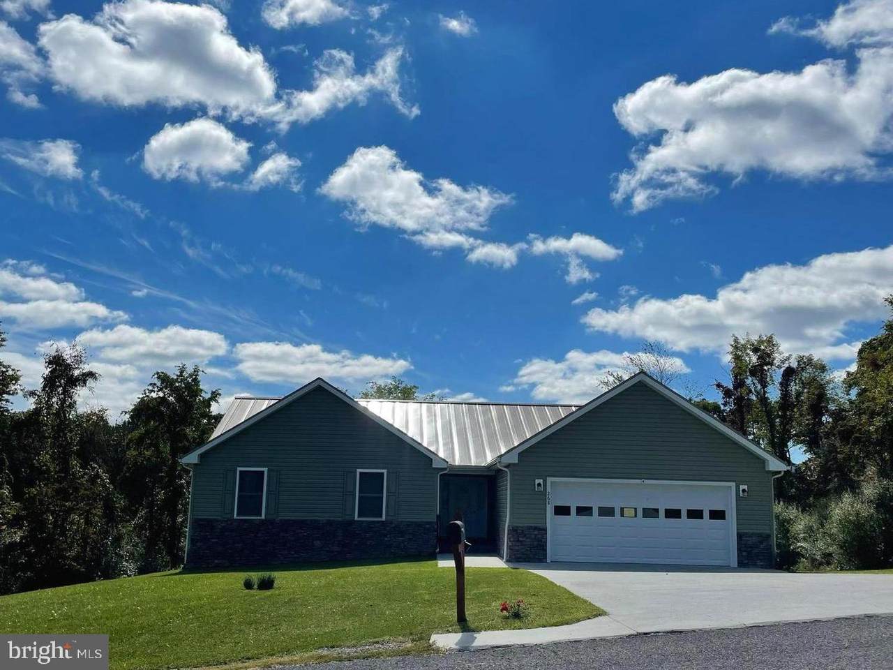 268 Harvest Drive - Photo 1