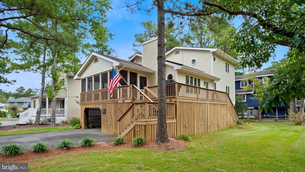 944 Lake View Drive - Photo 1