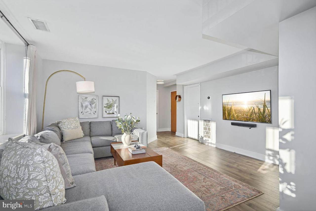 66 New York Avenue - Photo 1