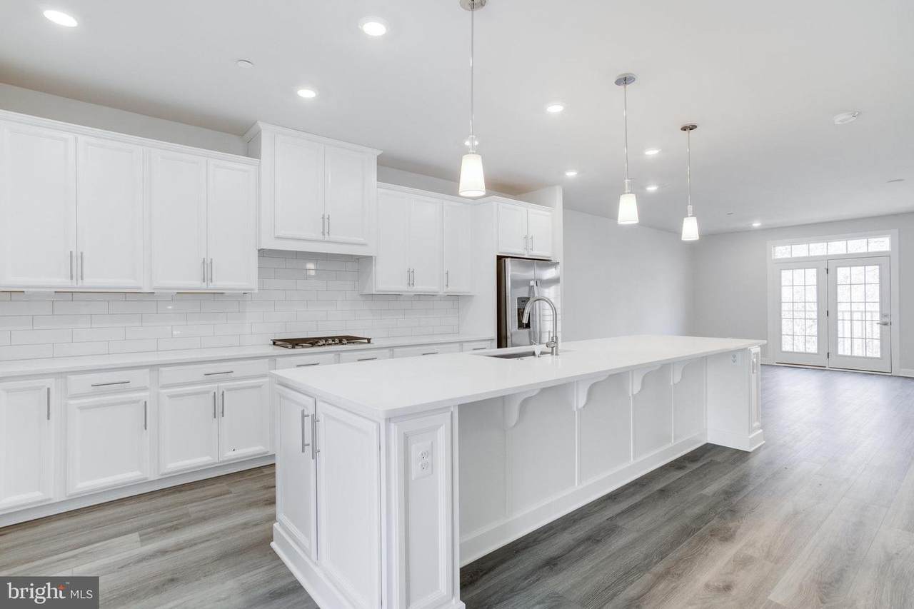 4069 Dorsey's Ridge Square - Photo 1
