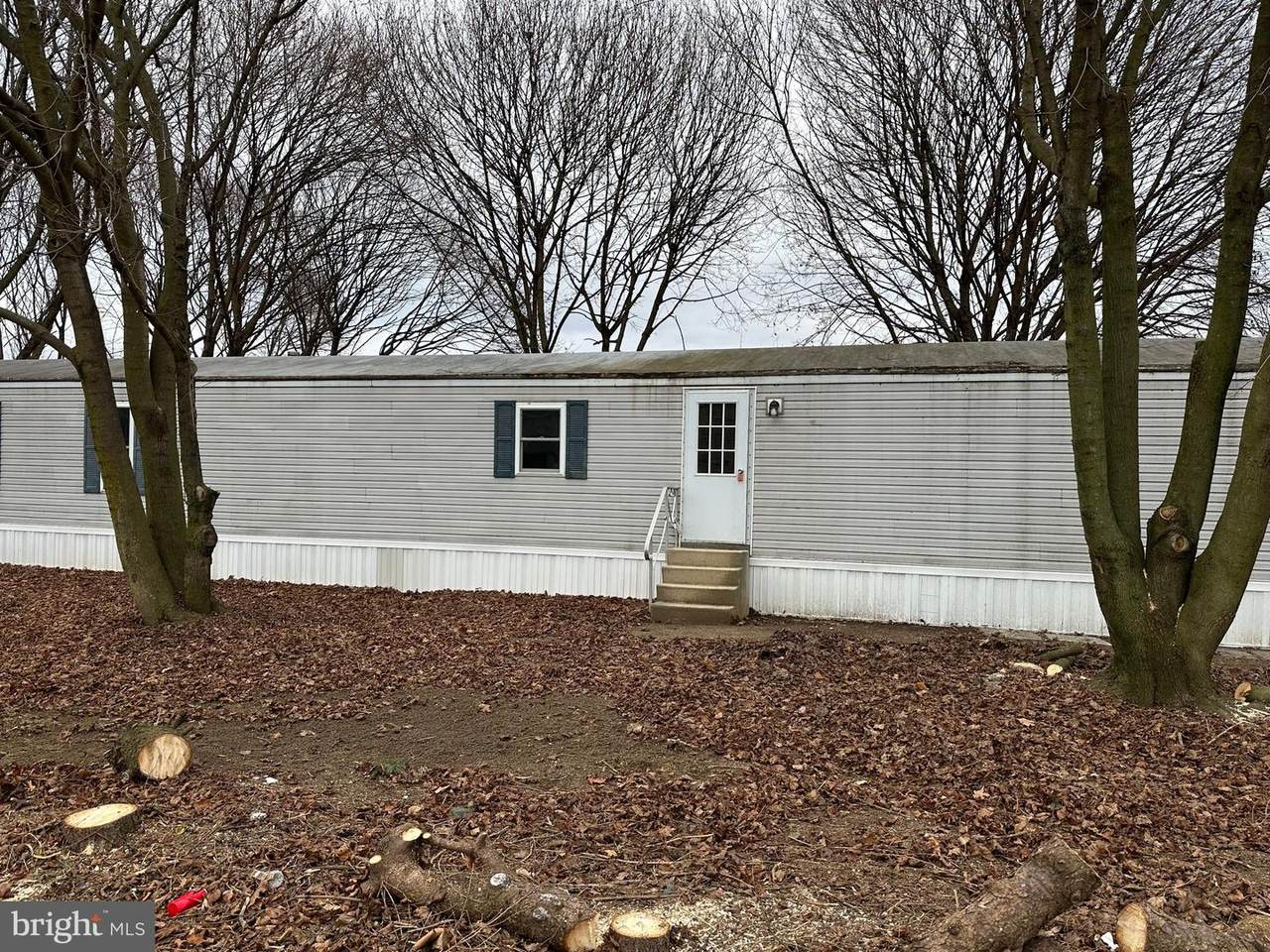 7 Yale Drive - Photo 1