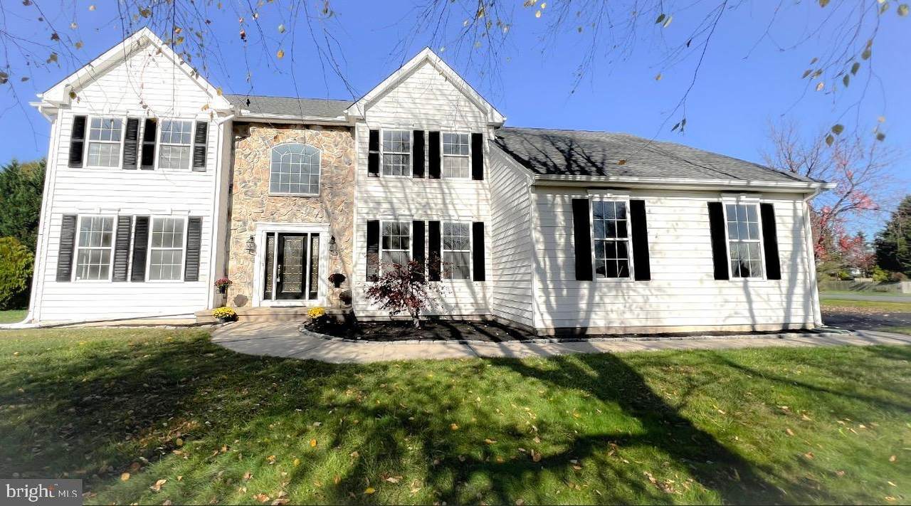 108 Cedarwood Drive - Photo 1