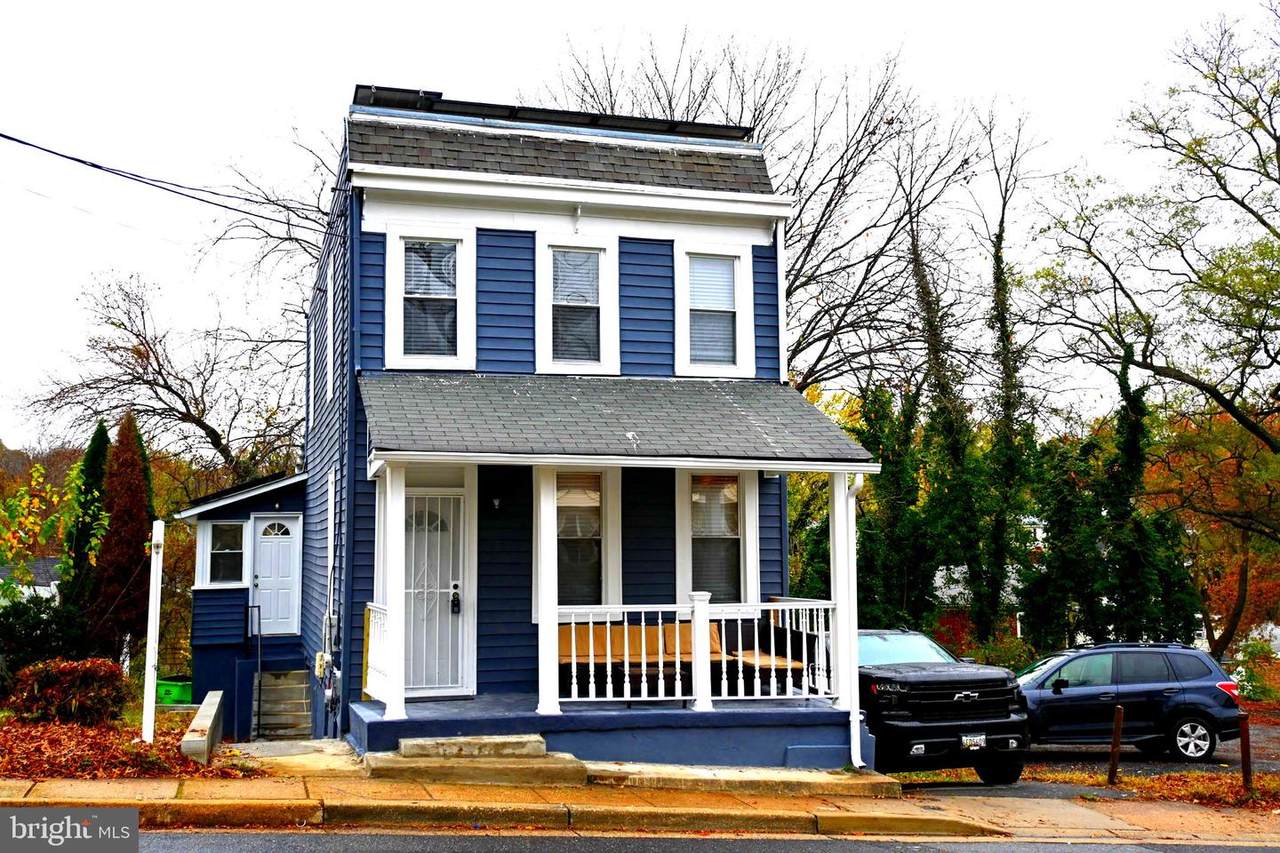 613 Larchmont Avenue - Photo 1