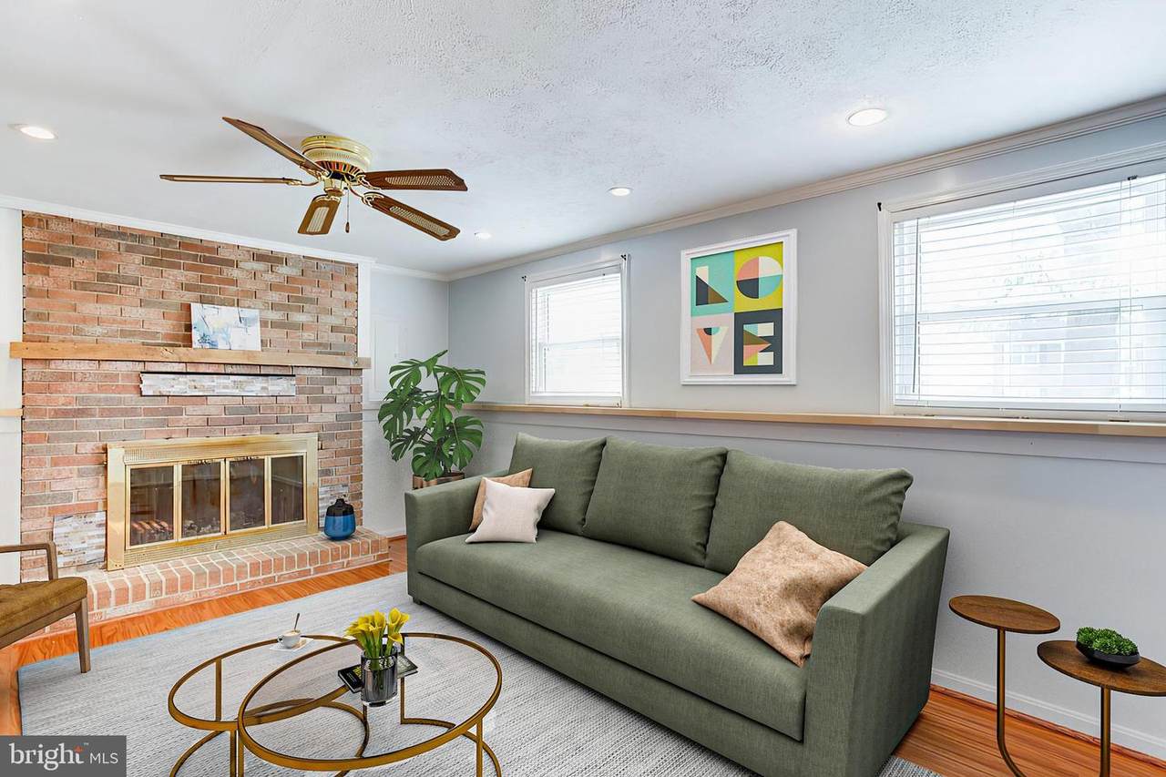 10804 Stable Court - Photo 1