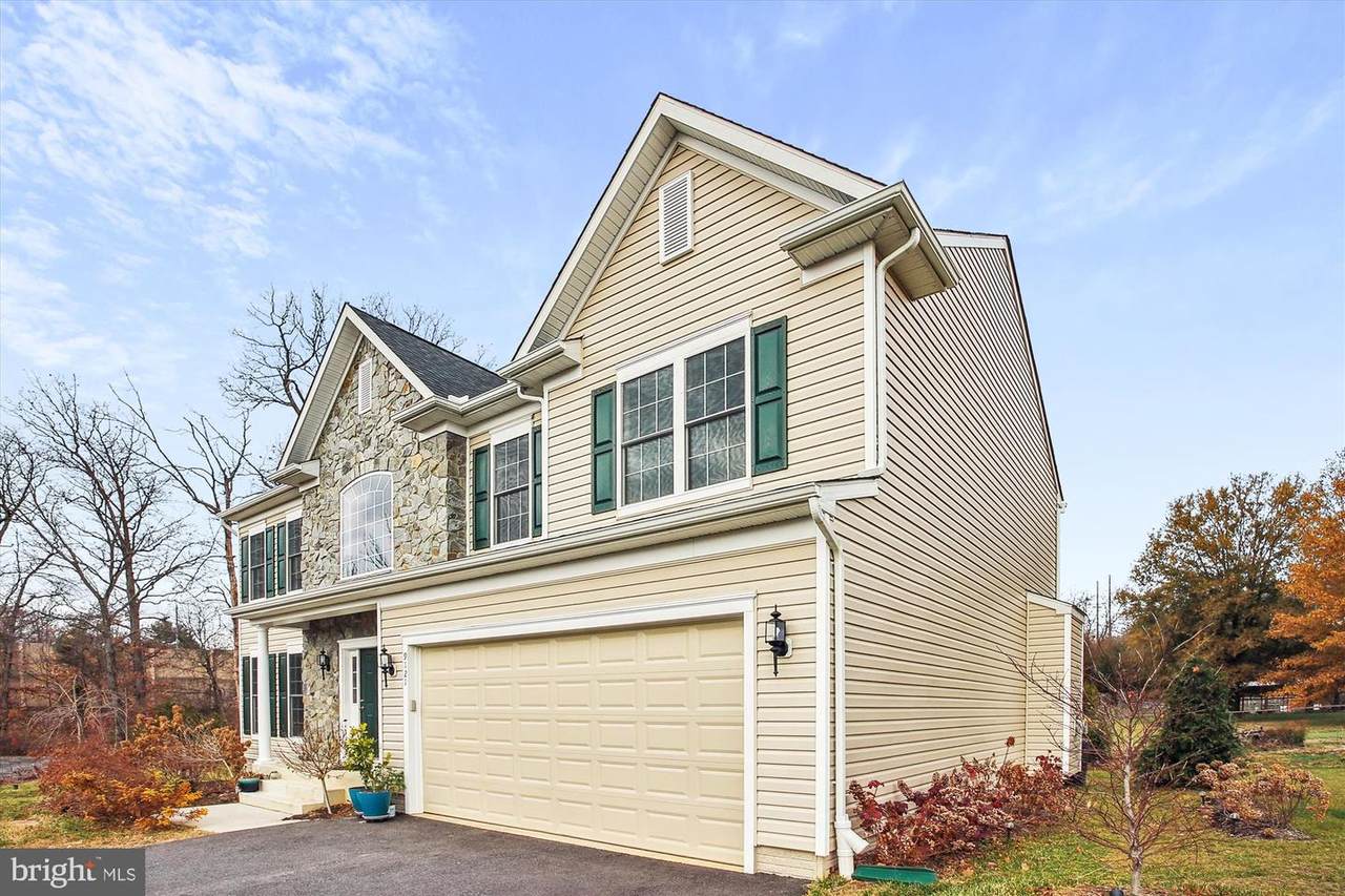 9121 Magnolia Manor Drive - Photo 1