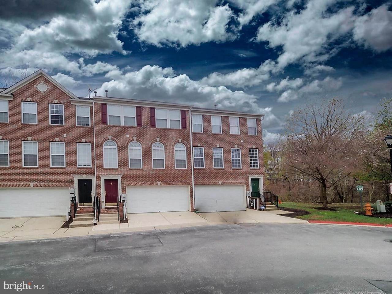 7716 English Oak Circle - Photo 1