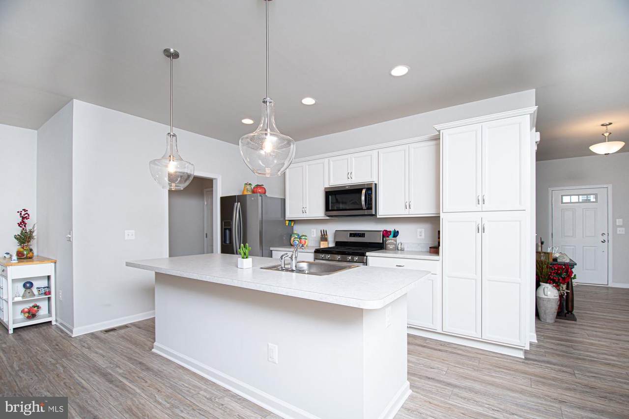 511 Parkland Drive - Photo 1