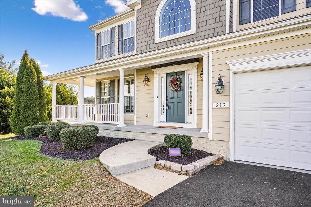 213 Ashland Drive - Photo 1