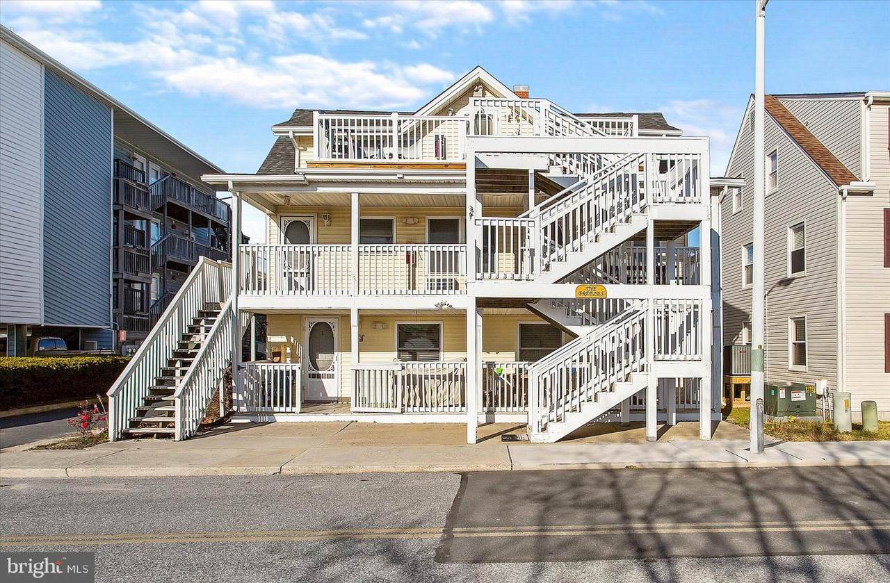 16 39TH Street - Photo 1