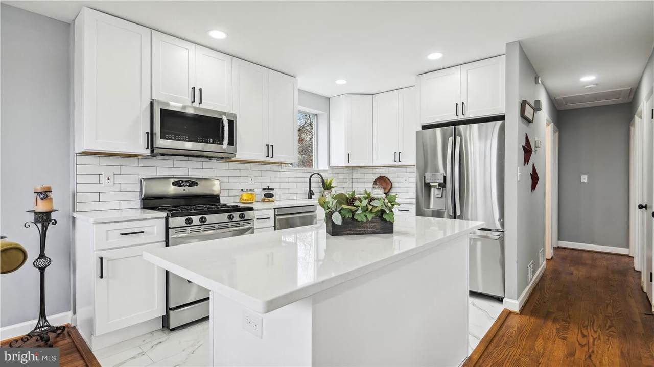 610 Ivyleaf Avenue - Photo 1