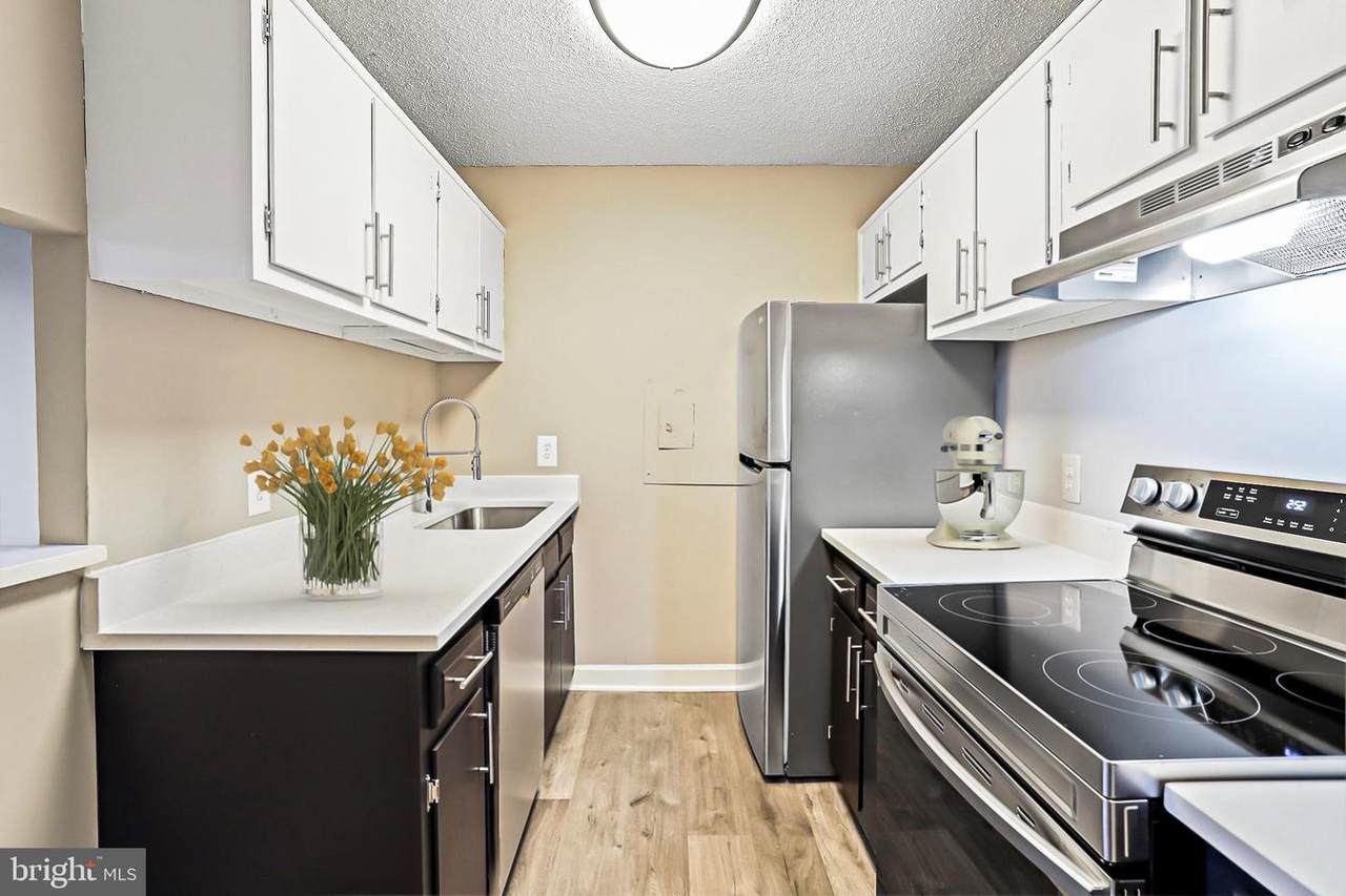 2311 Pimmit - Photo 1