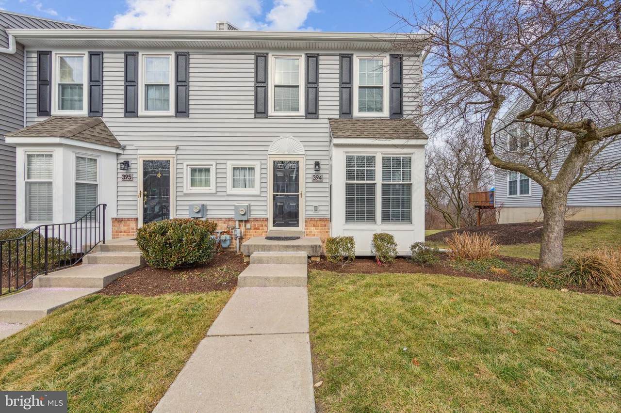394 Hartford Square - Photo 1
