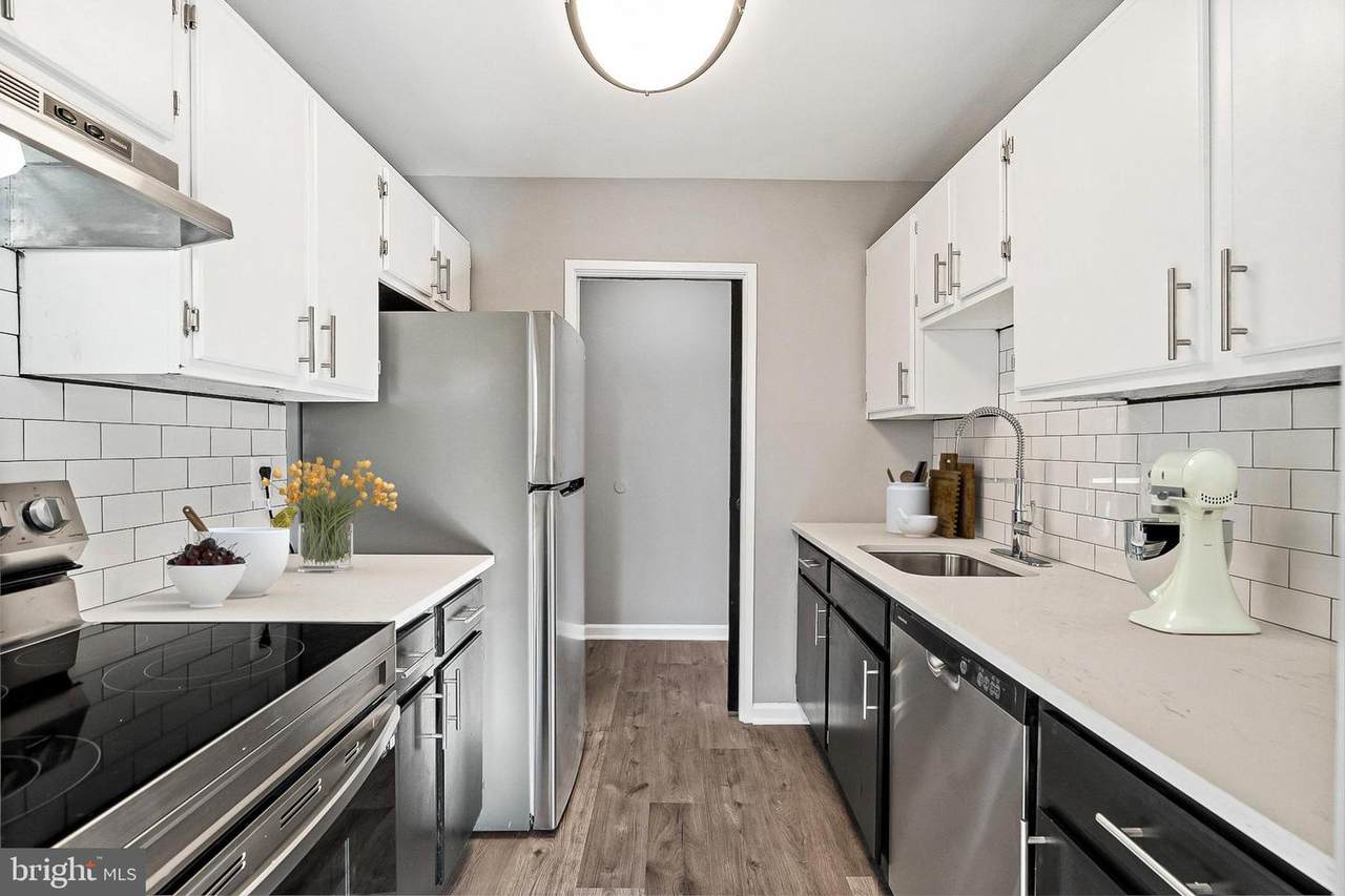 11050 Camfield Court - Photo 1