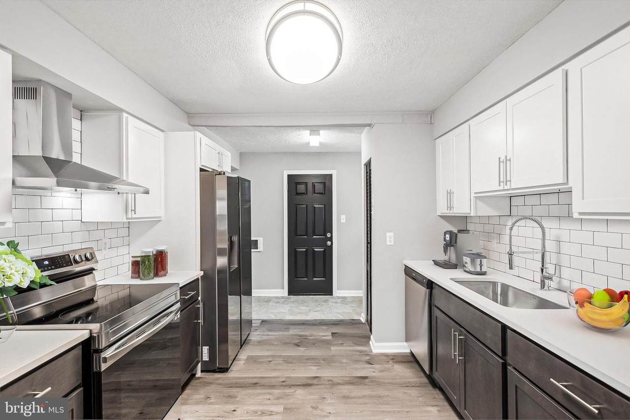 4204 Cottage Terrace - Photo 1
