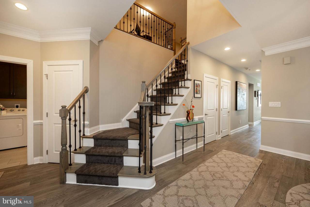 273 Hopewell Drive - Photo 1