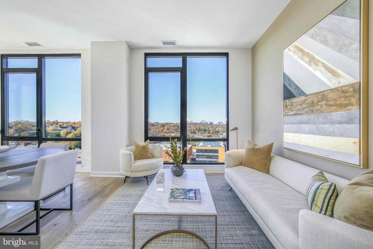 255 W. Falls Station Boulevard - Photo 1