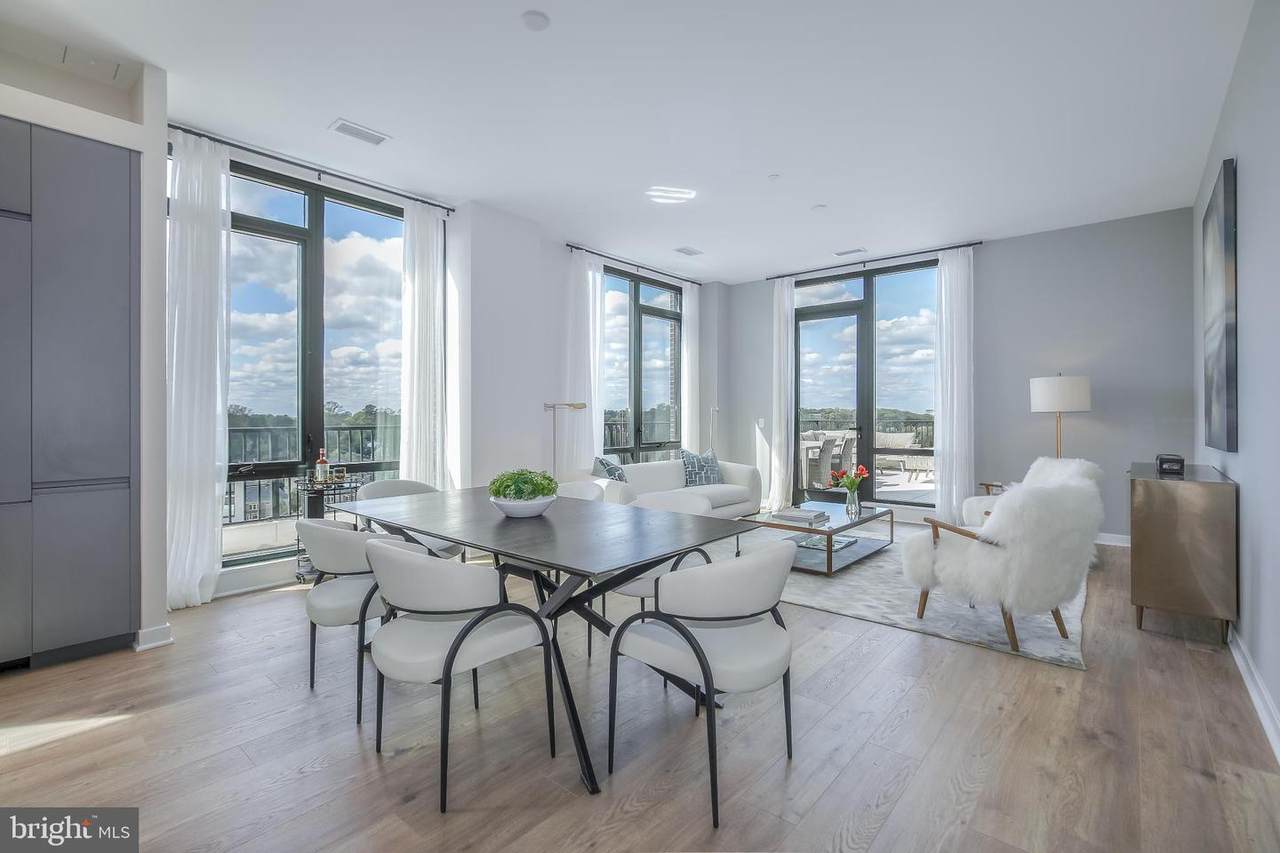 255 W. Falls Station Boulevard - Photo 1