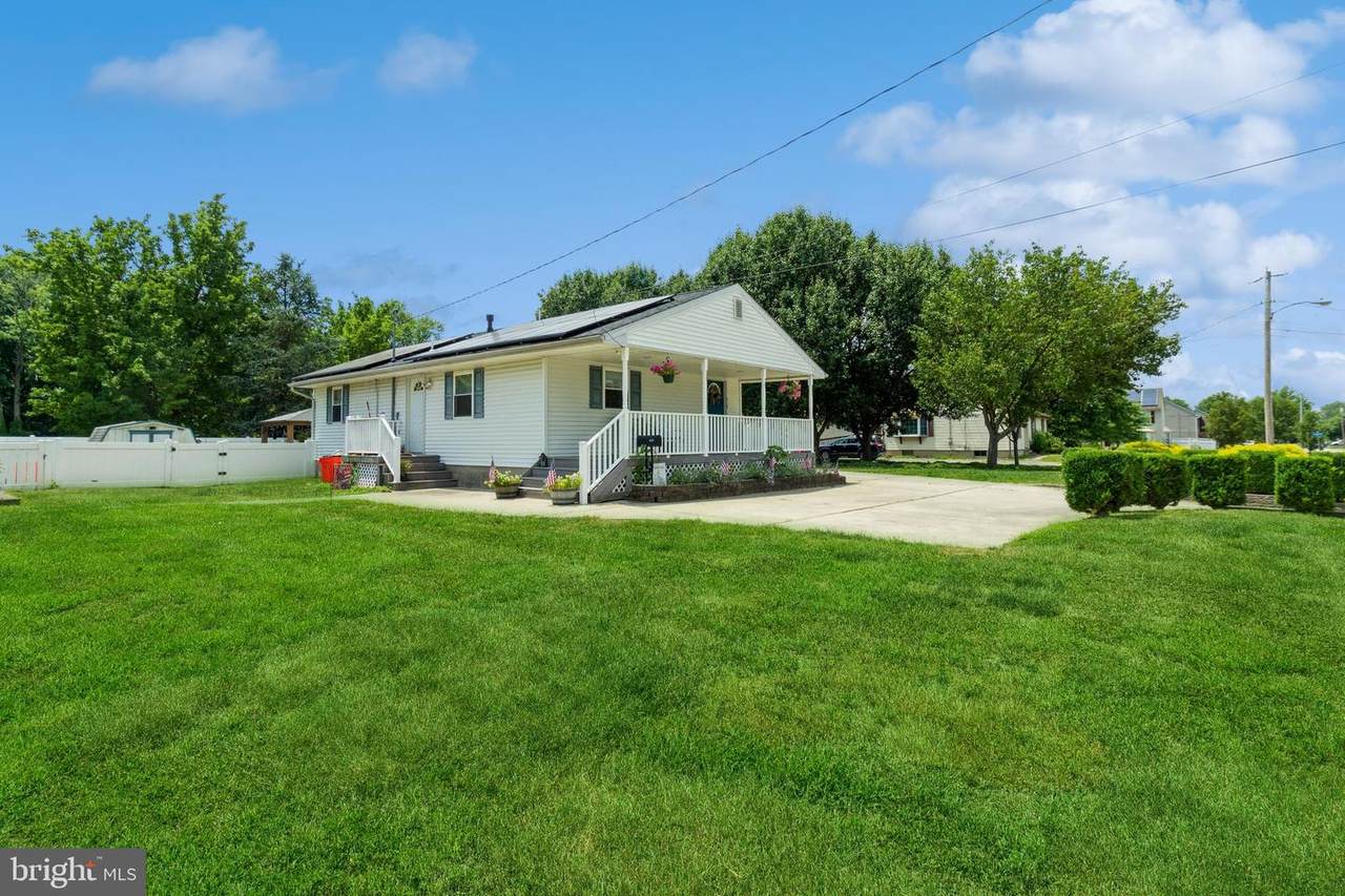 410 Erie Avenue - Photo 1