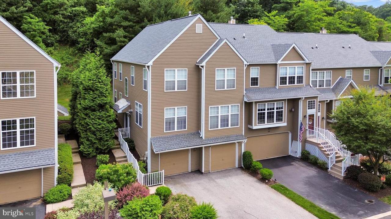 111 Weybridge Drive - Photo 1