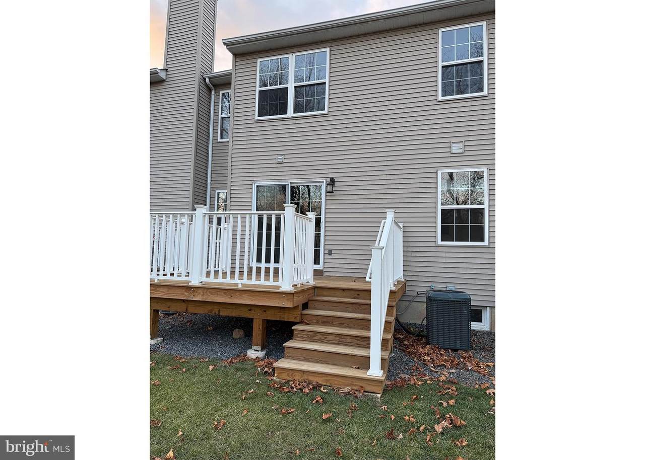 https://bt-photos.global.ssl.fastly.net/brightmls/1280_boomver_3_803364081634-2.jpg