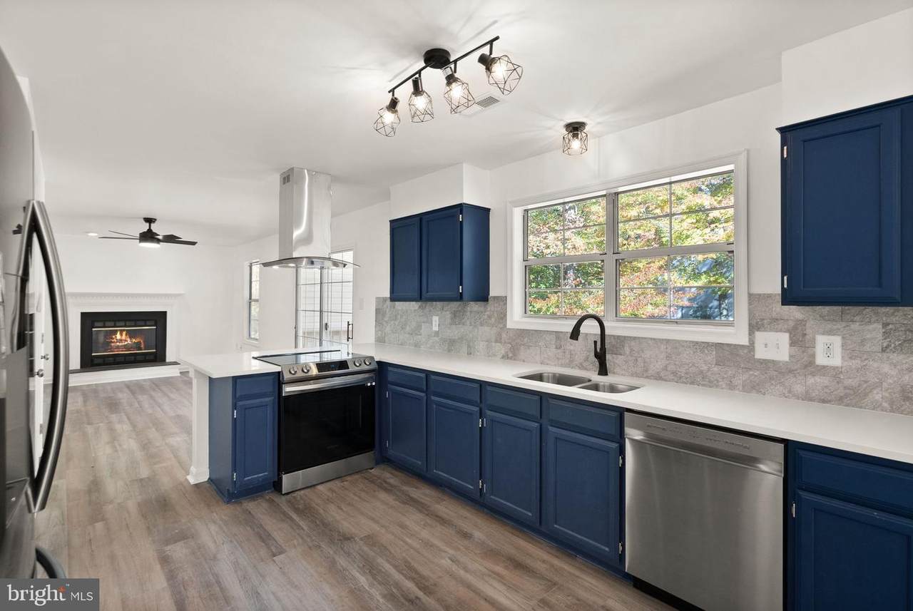 55 Meadowood Drive - Photo 1