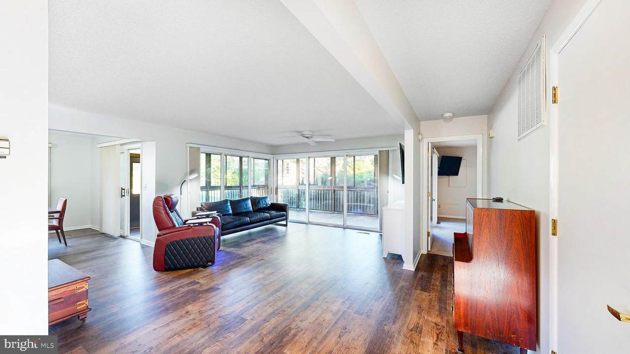 33945 Middleton Circle - Photo 1
