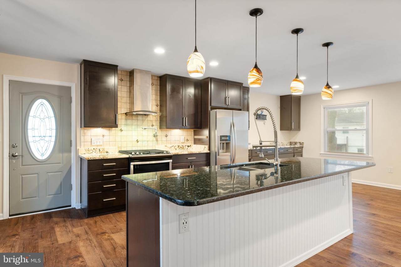 10253 Pelham Court - Photo 1
