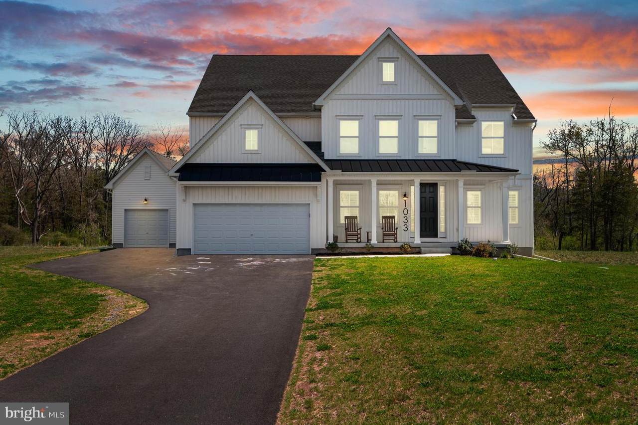 1033 Smyth Lane - Photo 1