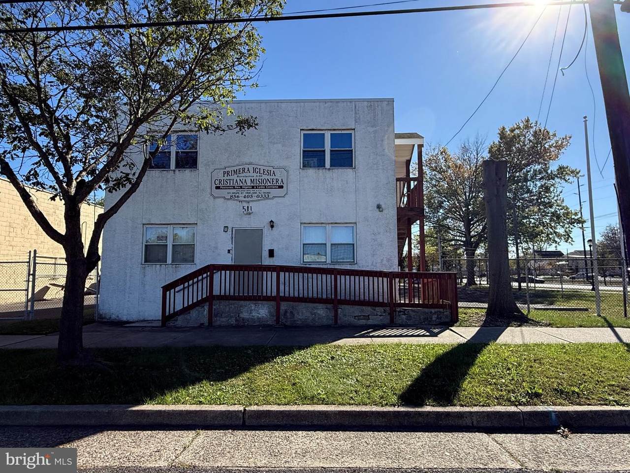 511 Grape Street - Photo 1