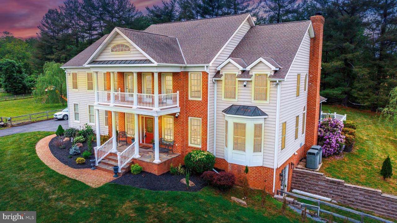 2729 Hollow View Drive - Photo 1