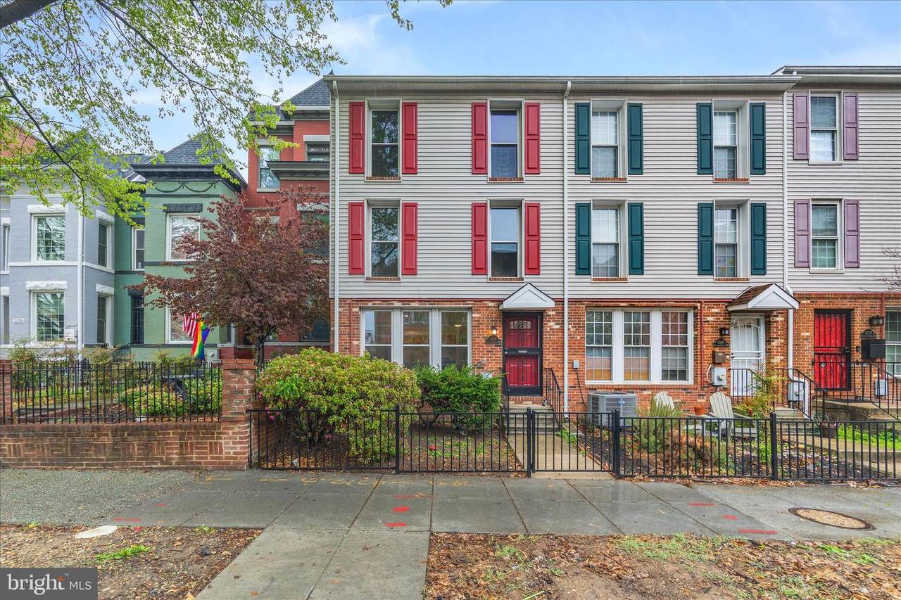 1121 Harvard Street - Photo 1