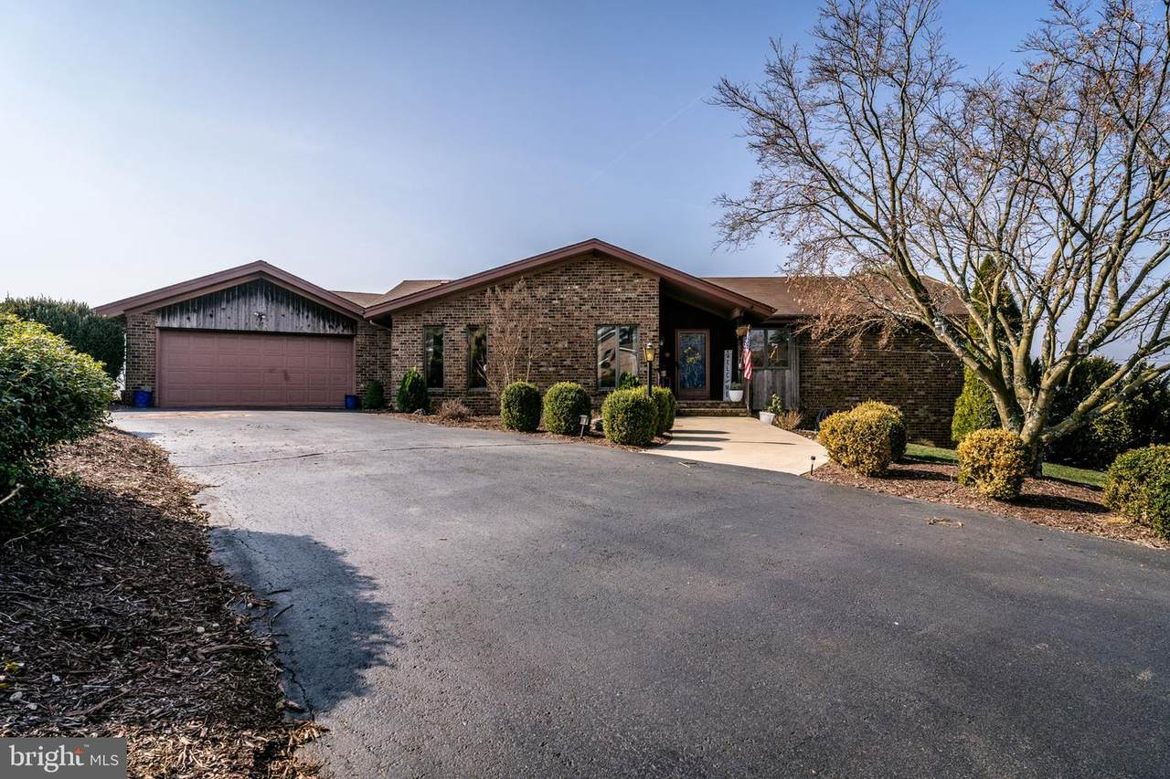 368 Broadmoor Lane - Photo 1