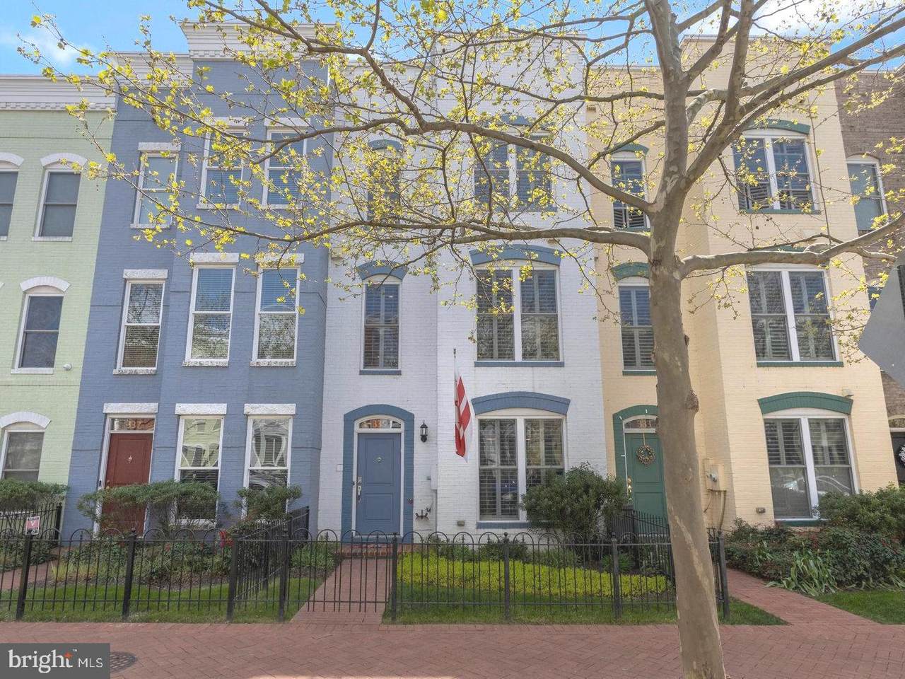 335 I Street - Photo 1