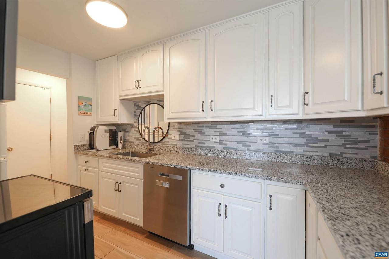 1800 Jefferson Park Ave - Photo 1