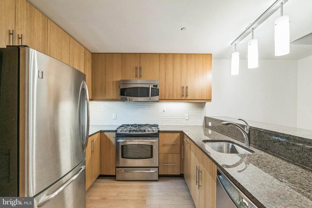 1425 Locust Street - Photo 1
