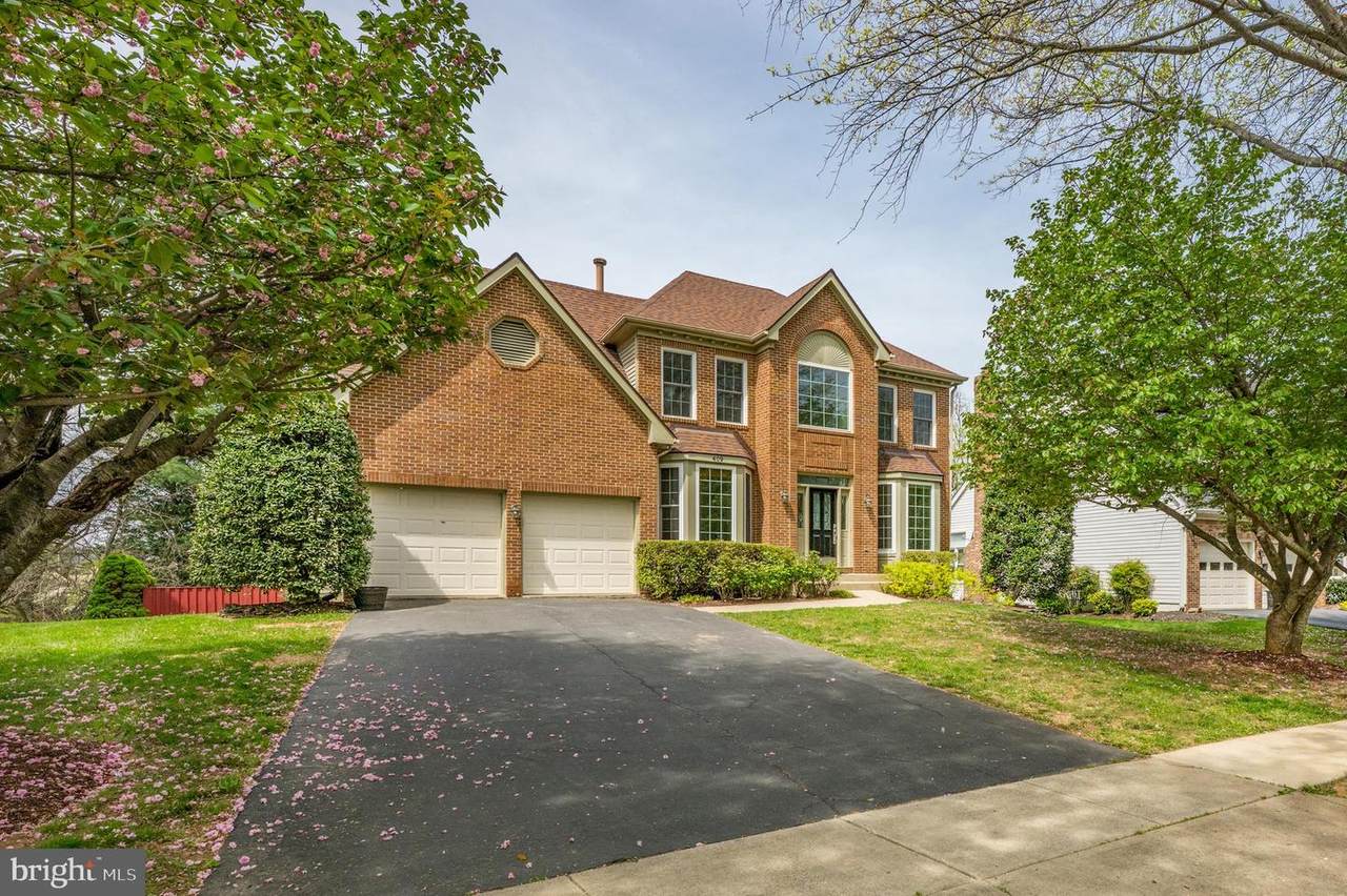 409 Midsummer Drive - Photo 1
