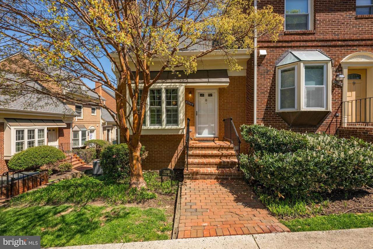 2534 Fairfax Drive - Photo 1