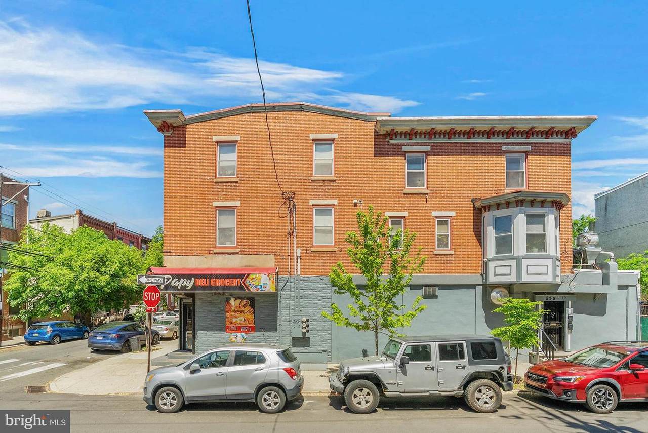 839 20TH Street - Photo 1